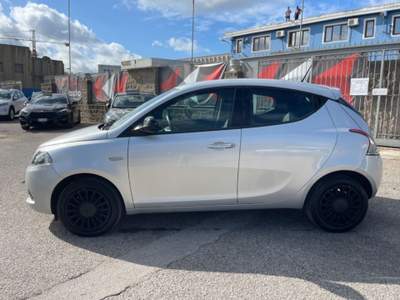 Lancia Ypsilon 1.0  5 porte Argento usata Sassari