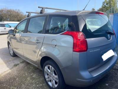 Peugeot 5008 2.0 HDi 163CV aut. Business Bronzo usata Sassari