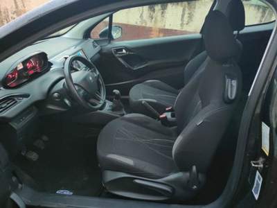 Peugeot 208 1.6 e-HDi 92CV 3p. Allure Nero usata SAN GIORGIO A LIRI