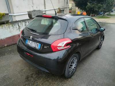 Peugeot 208 1.6 e-HDi 92CV 3p. Allure Nero usata SAN GIORGIO A LIRI