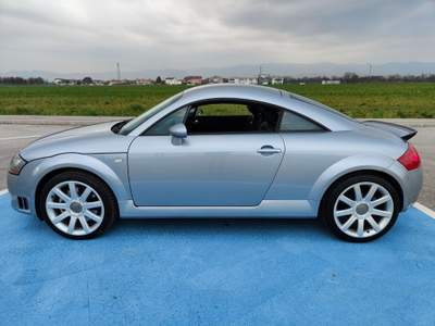 Audi TT 3.2 Quattro ( CAMBIO MANUALE - TAGLIANDATA ) Grigio usata Torri di Quartesolo