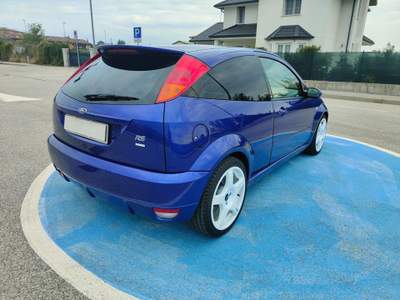 Ford Focus 2.0i 16V RS Imperial Blue 215cv Blu/Azzurro usata Torri di Quartesolo