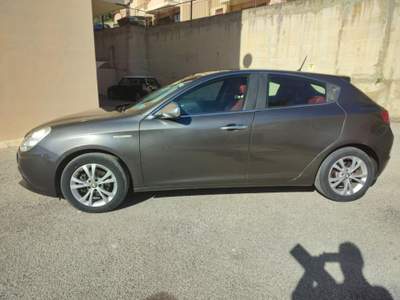 Alfa Romeo Giulietta 1.6 JTDm-2 105 CV Distinctive Grigio usata Agrigento