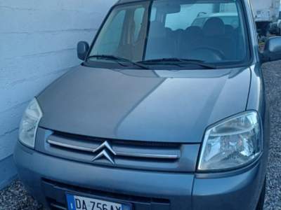 Citroen Berlingo 1.6 16V HDi 90CV 5p. XTR Grigio usata Magenta