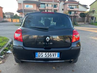 Renault Clio Storia 1.2 16V 5 porte Confort Nero usata Lainate