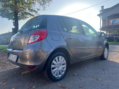 Renault Clio 1.2 16V 5 porte Live! Grigio usata Lainate
