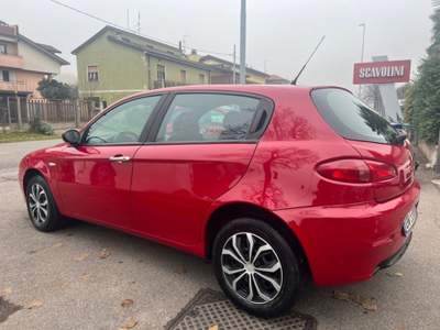 Alfa Romeo 147 1.6 16V TS (105) 5 porte Moving Rosso usata Lainate