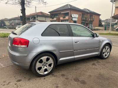 Audi A3 1.6 16V FSI Ambition Grigio usata Lainate