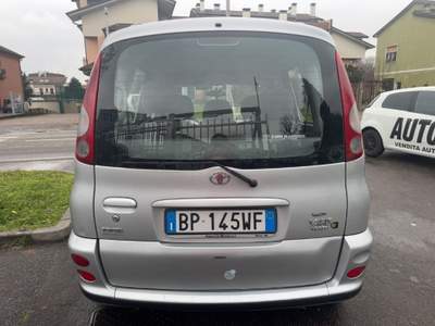 Toyota Yaris Verso 1.3i 16V cat Sol Argento usata Lainate