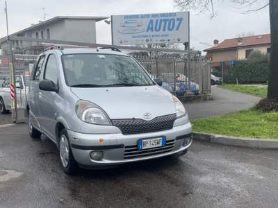 Toyota Yaris Verso 1.3i 16V cat Sol Argento usata Lainate