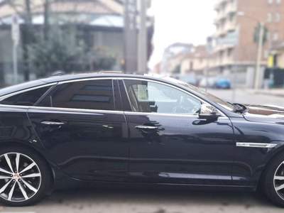 Jaguar XJ 3.0D V6 Premium Luxury Nero usata Collegno