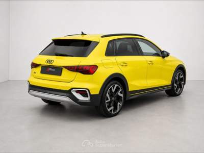 Audi A3 ALLSTREET 35 TFSI MHEV S-TRONIC IDENTITY BLACK Giallo usata San Fior