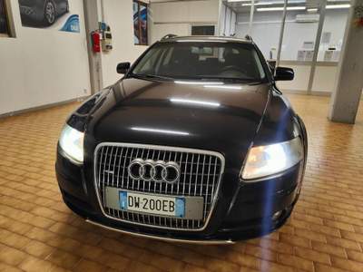 Audi A4 3.0 V6 TDI QUATTRO DA 233 CV CON TETTO Nero usata Sarego