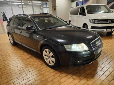 Audi A4 3.0 V6 TDI QUATTRO DA 233 CV CON TETTO Nero usata Sarego