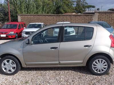 Dacia Sandero GPL SCAD 2035 SI NEOPATENTATI Oro usata Roma