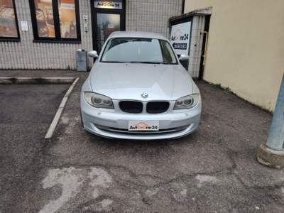 BMW Serie 1 120d d cat 5 porte Attiva DPF FINANZIABILE Argento usata Bareggio