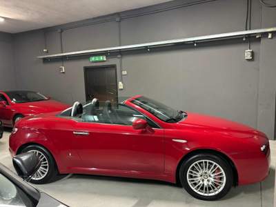 Alfa Romeo Spider 2.0 JTDm Exclusive Rosso usata Nichelino