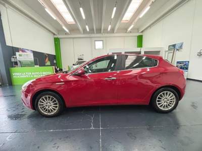 Alfa Romeo Giulietta 1.6 JTDm-2 105CV, NEOPAT, KM CERT. Rosso usata Nuoro