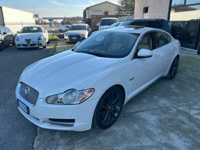 Jaguar XF 3.0 DS V6 Premium Luxury Bianco usata Rodengo Saiano