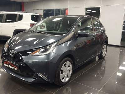 Toyota Aygo 1.0 VVT-i 69 CV 5 porte x-wave MMT Grigio usata Vicolungo