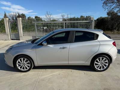 Alfa Romeo Giulietta 1.6 JTDm TCT 120 CV Super PERFETTA Argento usata Bianco
