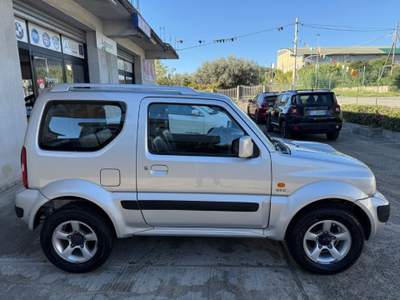 Suzuki Jimny 1.5 DDiS 4WD UNICOPROPRIETARIO Argento usata Bianco