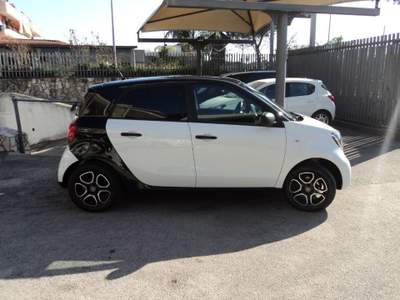 Smart ForFour 70 1.0 twinamic Passion Bianco usata Giugliano in Campania