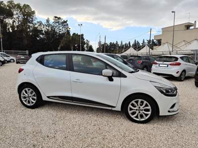 Renault Clio TCe 12V 90 CV GPL 5 porte Business Bianco usata Scorrano