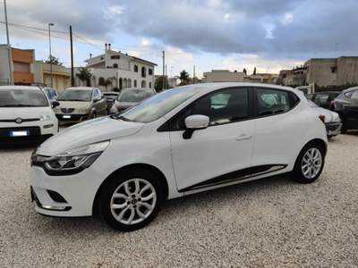 Renault Clio TCe 12V 90 CV GPL 5 porte Business Bianco usata Scorrano