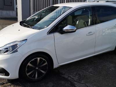 Peugeot 208 5 porte Allure NeoPatentati Bianco usata Corbetta