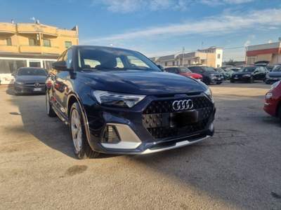 Audi A1 citycarver 30 TFSI S tronic Nero usata Cassino