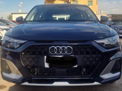 Audi A1 citycarver 30 TFSI S tronic Nero usata Cassino
