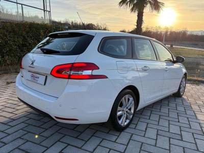Peugeot 308 BlueHDi 130 S&S EAT8 SW NAVI*VIRTUAL COCKPIT Bianco usata Savoia di Lucania