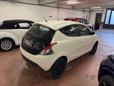 Lancia Ypsilon Ypsilon 0.9 t.air Elefantino  metano 80cv Bianco usata Torino