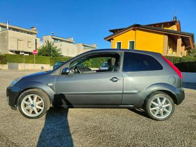 Ford Fiesta 1,2 BENZINA 3 Porte ( OK NEOPATENTATI ) Grigio usata Torri di Quartesolo