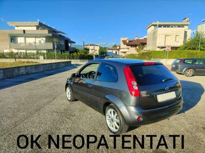 Ford Fiesta 1,2 BENZINA 3 Porte ( OK NEOPATENTATI ) Grigio usata Torri di Quartesolo