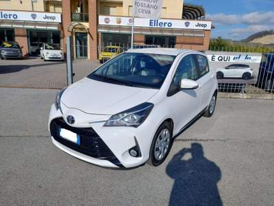 Toyota Yaris 1.0 72 CV 5 porte Lounge adatta a NEOPATENTATI Bianco usata Mondovì