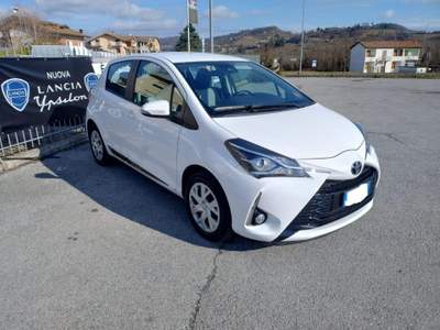 Toyota Yaris 1.0 72 CV 5 porte Lounge adatta a NEOPATENTATI Bianco usata Mondovì