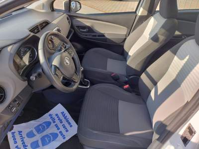 Toyota Yaris 1.0 72 CV 5 porte Lounge adatta a NEOPATENTATI Bianco usata Mondovì