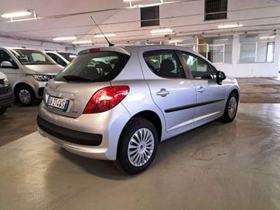 Peugeot 207 1.4 8V 75CV 5p. Energie** Neopatentati OK** Argento usata Borgaro Torinese