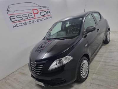 Lancia Ypsilon 1.2 69 CV 5 porte Gold Nero usata Gerenzano