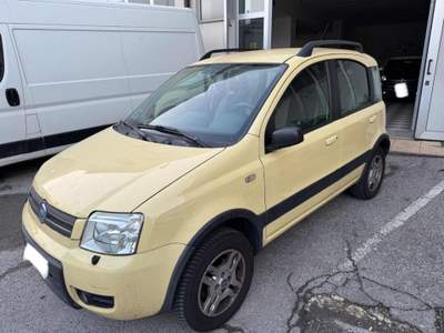 Fiat Panda 1.2 4x4#NEOPATENTATI#DISTRIBUZIONE OK Giallo usata Brugherio
