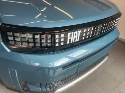 Fiat Grande Panda LA Prima 1.2 Hybrid 74KW (100CV) DCT Blu/Azzurro usata Melegnano