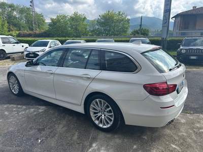 BMW Serie 5 530dA dA 258CV Touring Luxury Bianco usata Rodengo Saiano