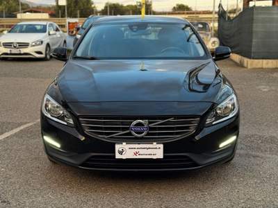 Volvo V60 D2 1.6 Powershift Kinetic Nero usata Quartu Sant'Elena