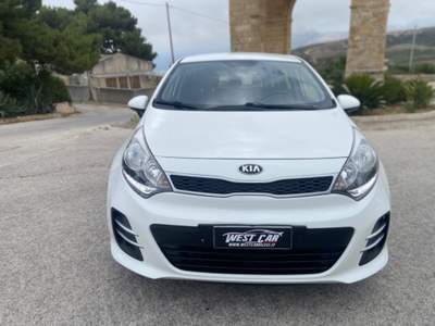 Kia Rio 1.1 CRDi 5p. Cool GUIDABILE DAI NEOPATENTATI Bianco usata Valderice