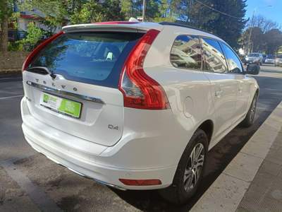 Volvo XC60 D4 Kinetic Bianco usata Putignano