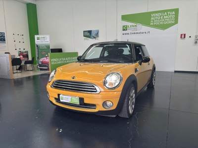 MINI Cooper 1.6 16V 120CV PELLE,KM CERTIFICATI. Arancione usata Nuoro