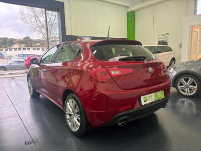 Alfa Romeo Giulietta 2.0 JTDm 150 CV Super KM CERT, XENON,CLIM BIZ. Rosso usata Nuoro