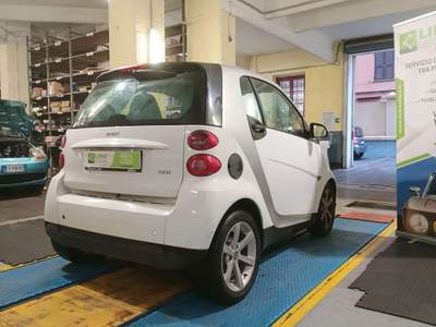 Smart ForTwo 1000 52 kW MHD coupé passion Bianco usata Genova